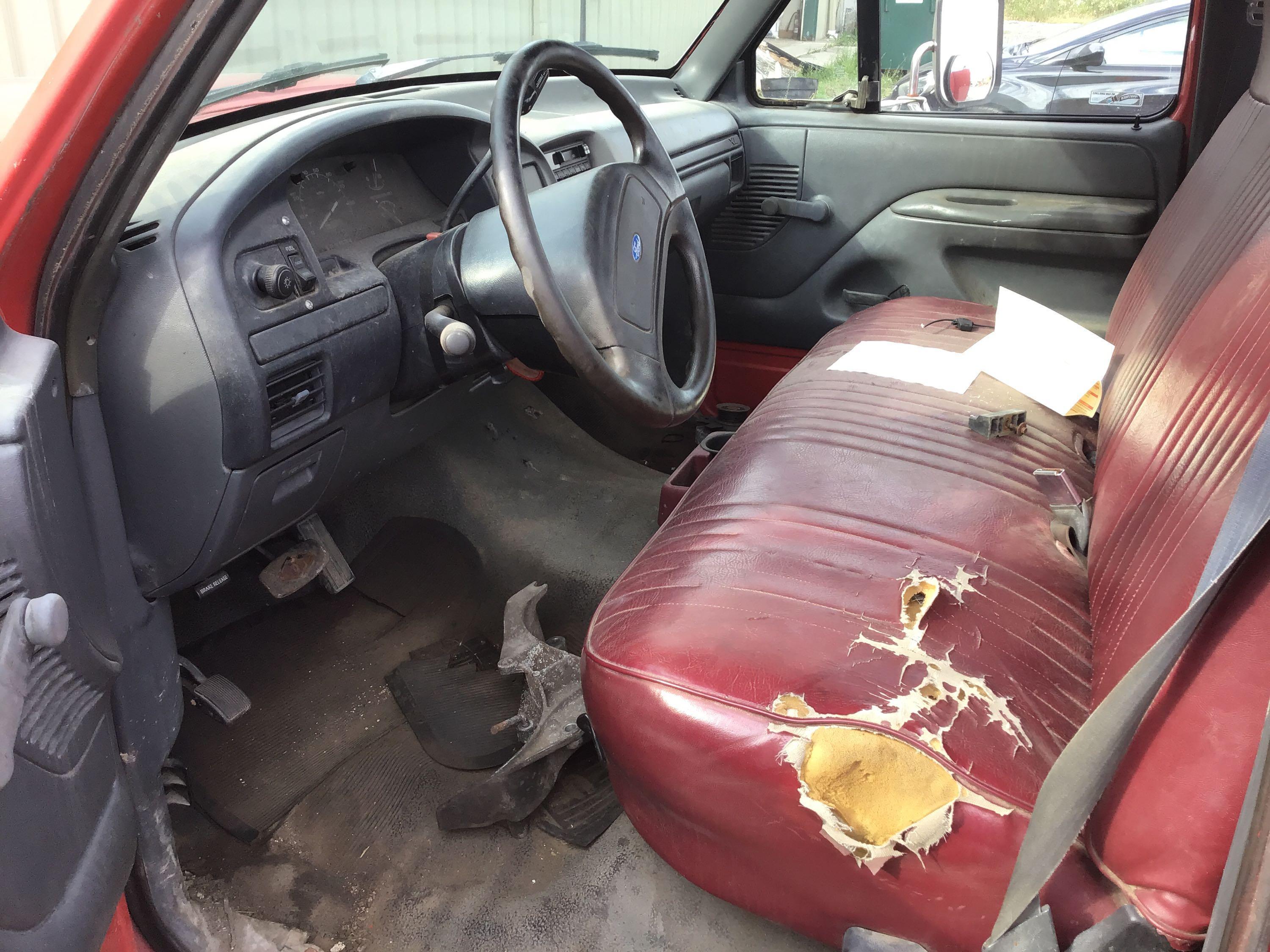 1992 Ford F 450 with stahl service body VIN #: 2fdlf47g3nca53793