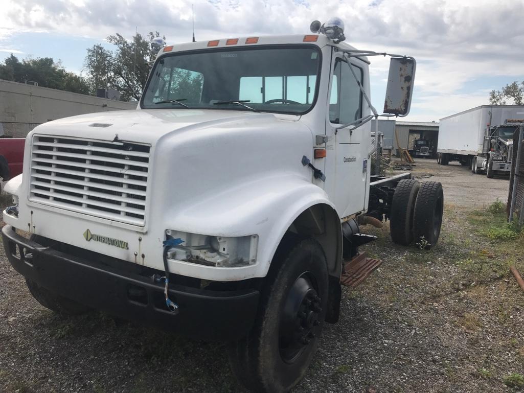 1993 international 4900 cab and chassis