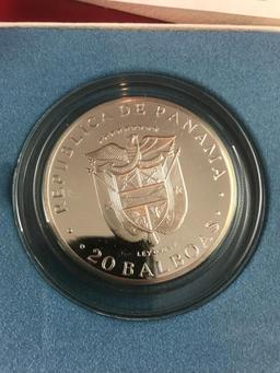 1973 Panama 20 Balboas Coin, 2000 grains of sterling silver with COA and box