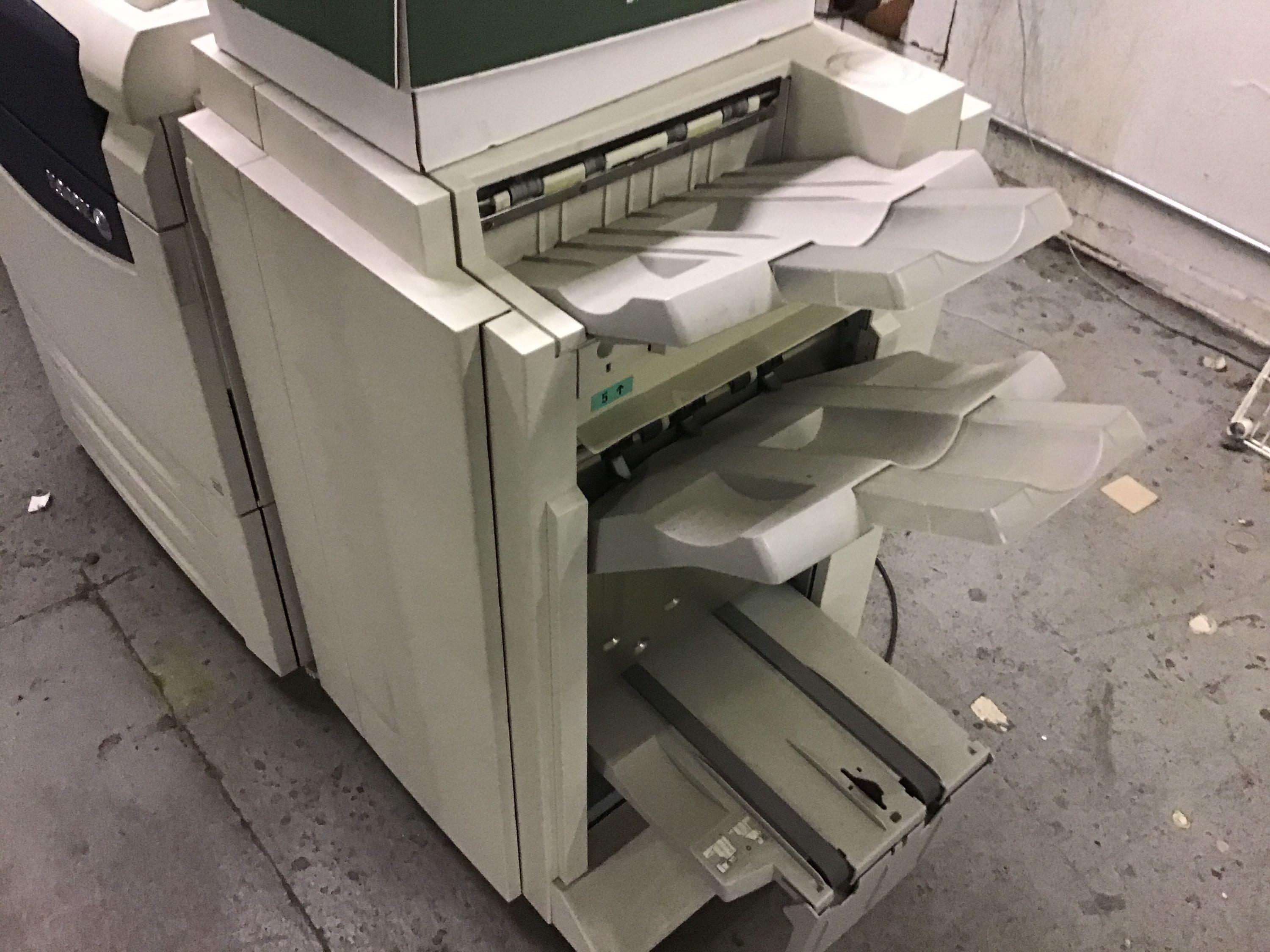 Xerox SFN-4 Finisher. This unit would not power on and appears to be a parts machine