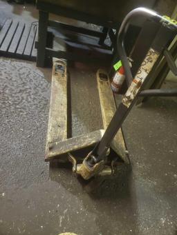 Heavy duty pallet Jack