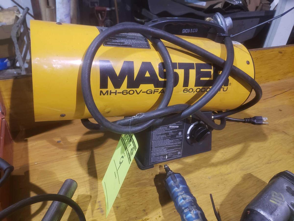 Like new Master -60v-gfa 60,000 btu torpedo heater