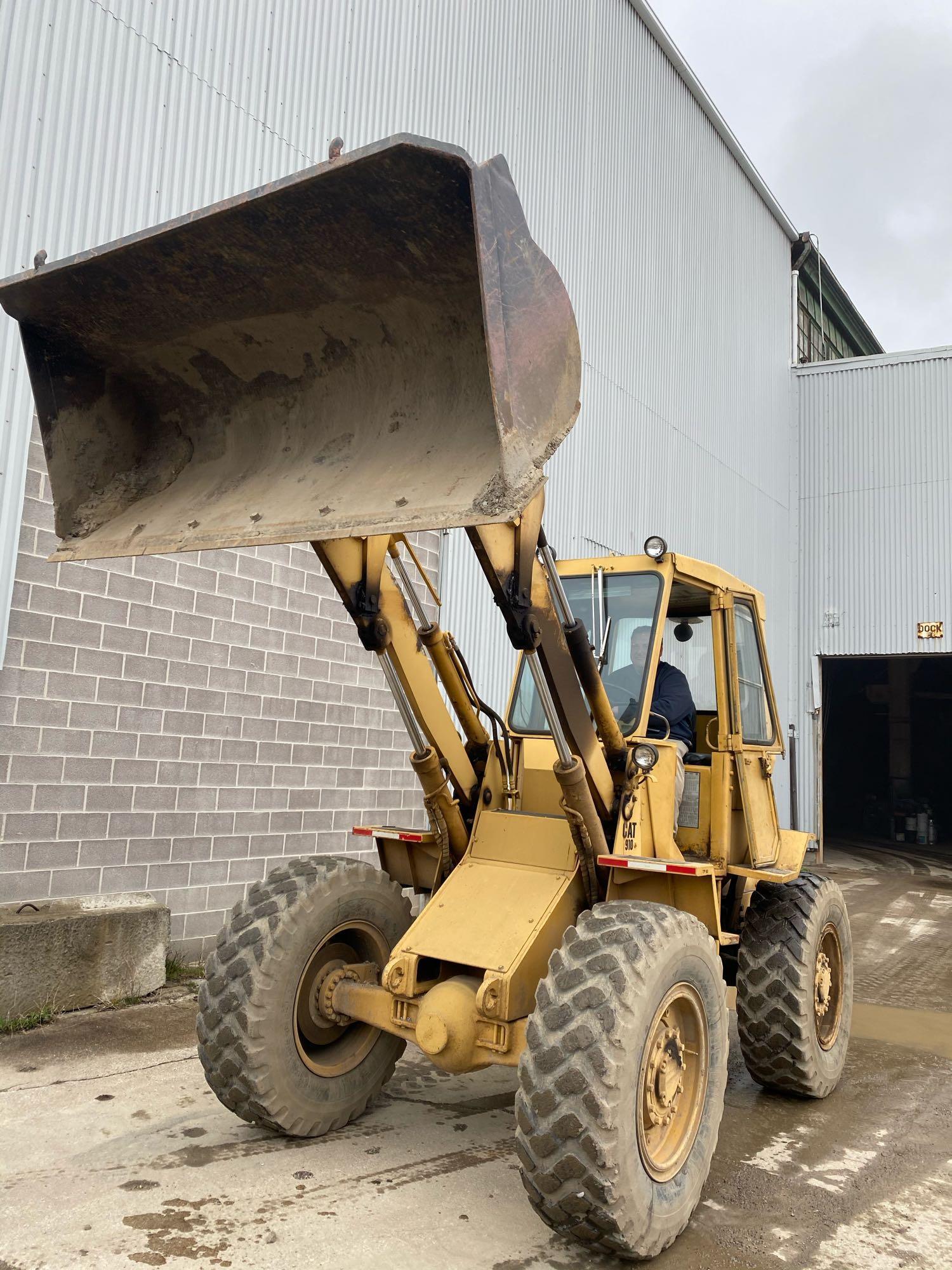 Cat 910 Articulating Wheel Loader