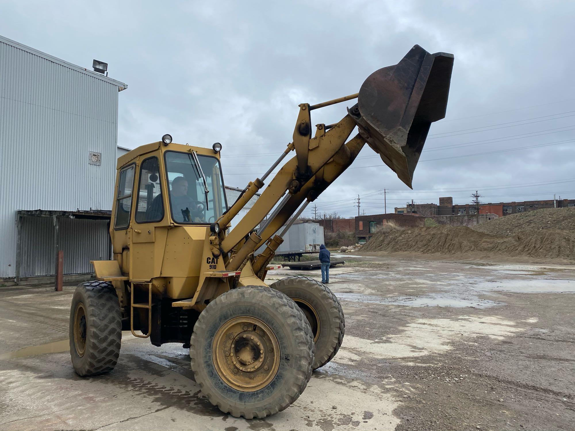 Cat 910 Articulating Wheel Loader