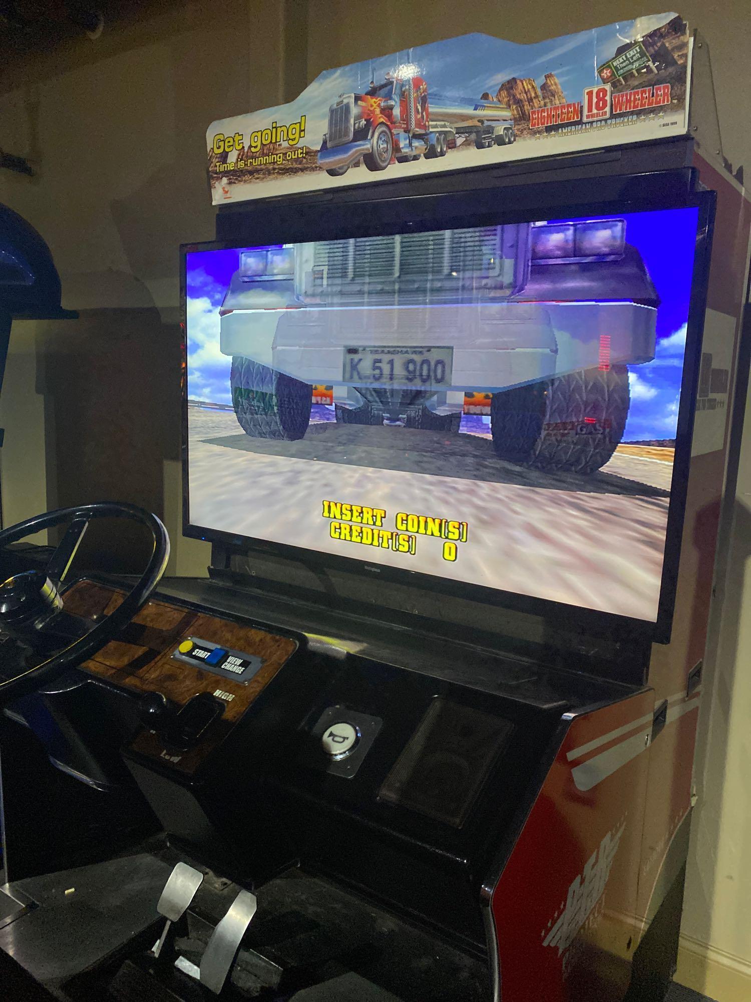 Sega Eighteen Wheeler American Pro Trucker Semi Truck Racing Arcade Game