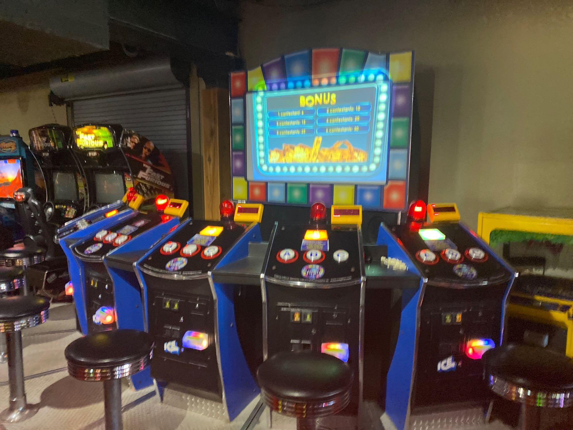 Super Trivia 6 Player Trivial Arcade Game