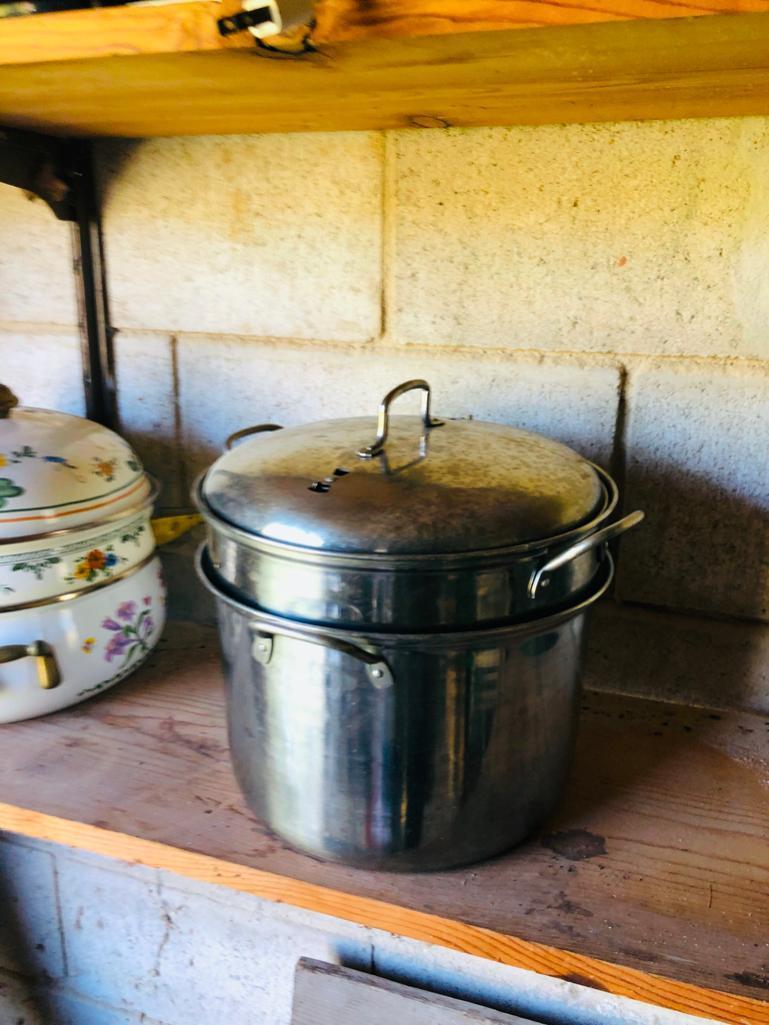 Pressure Cooker, Dutch Oven and additional kitchen items