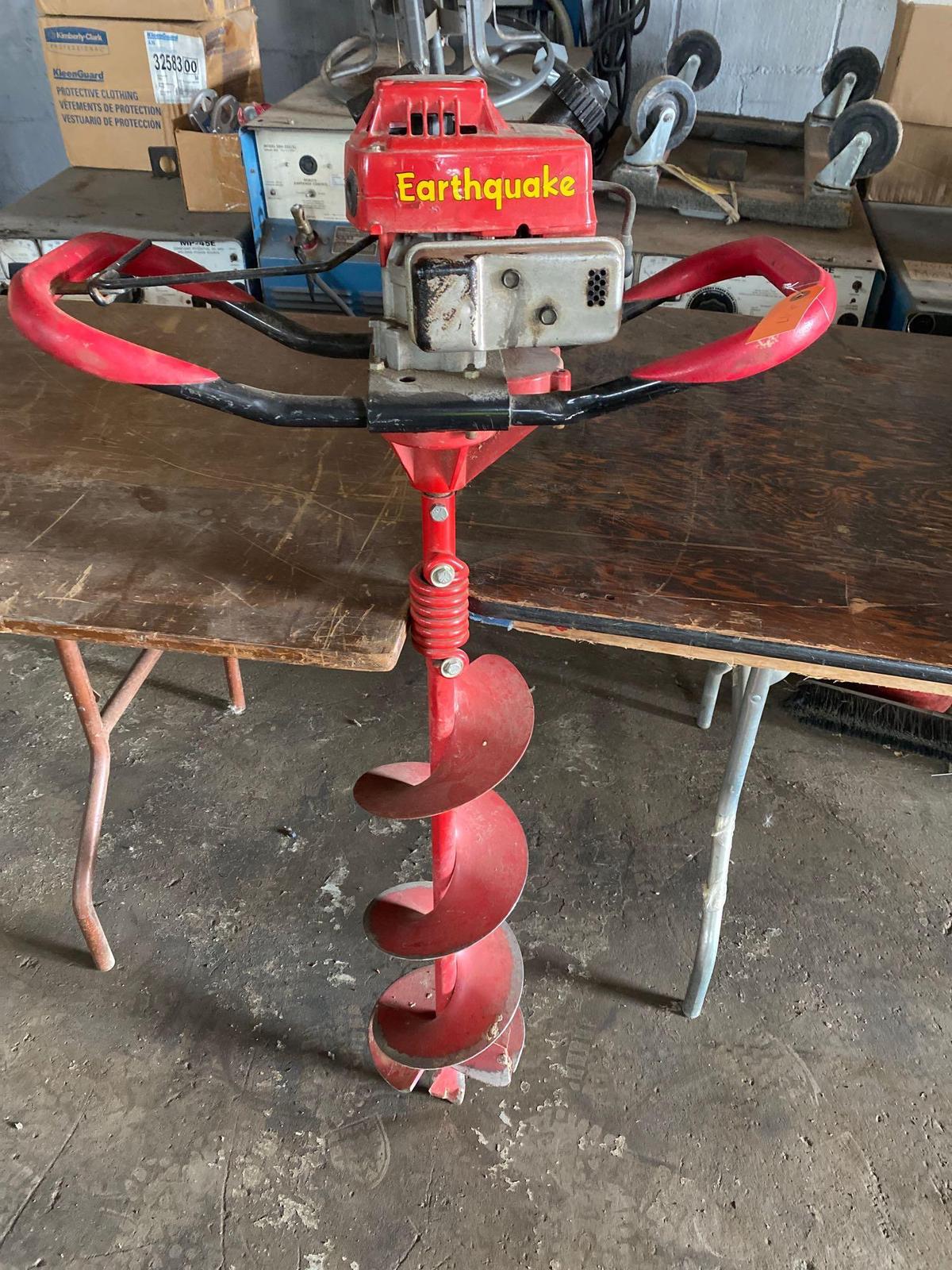 Earthquake Single Man Power Auger w/ 6 in auger