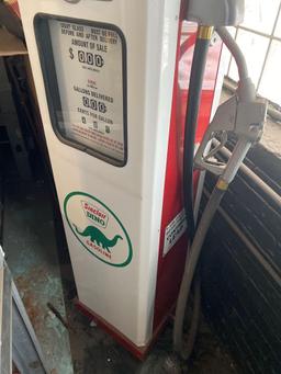 Modern Reproduction Dino Sinclair Gas Pump Light. Approx 6 1/2 foot tall. Very Lightweight