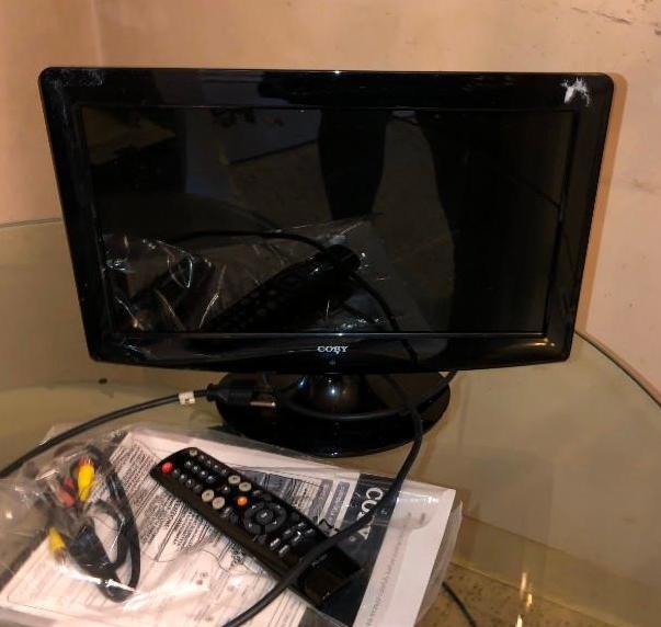 15" Countertop TV