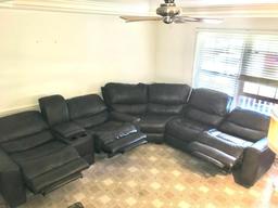 Smith Brothers Leather Sectional Couch in Excellent Condition