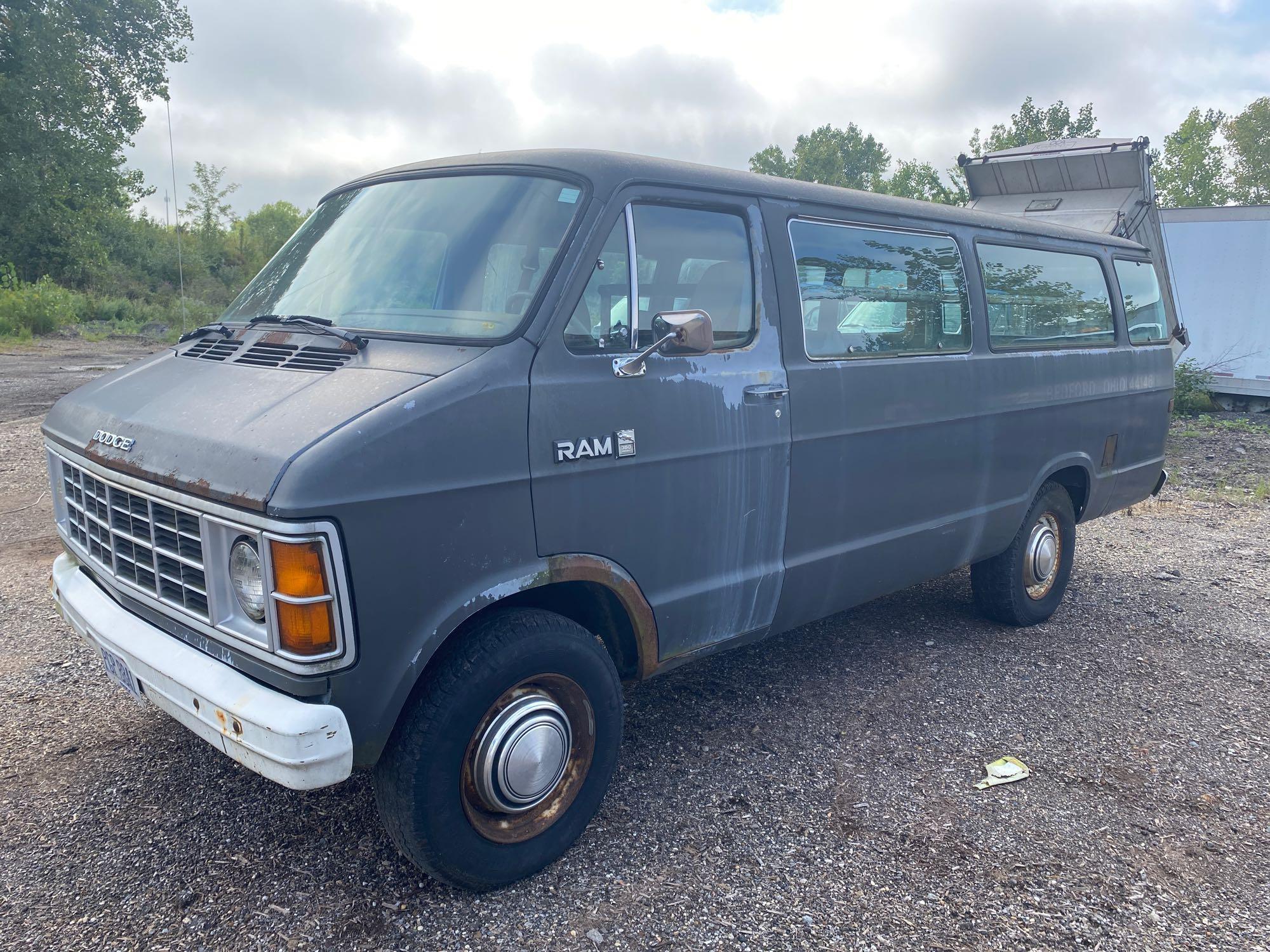 1985 Dodge Ram Wagon 3500 Van