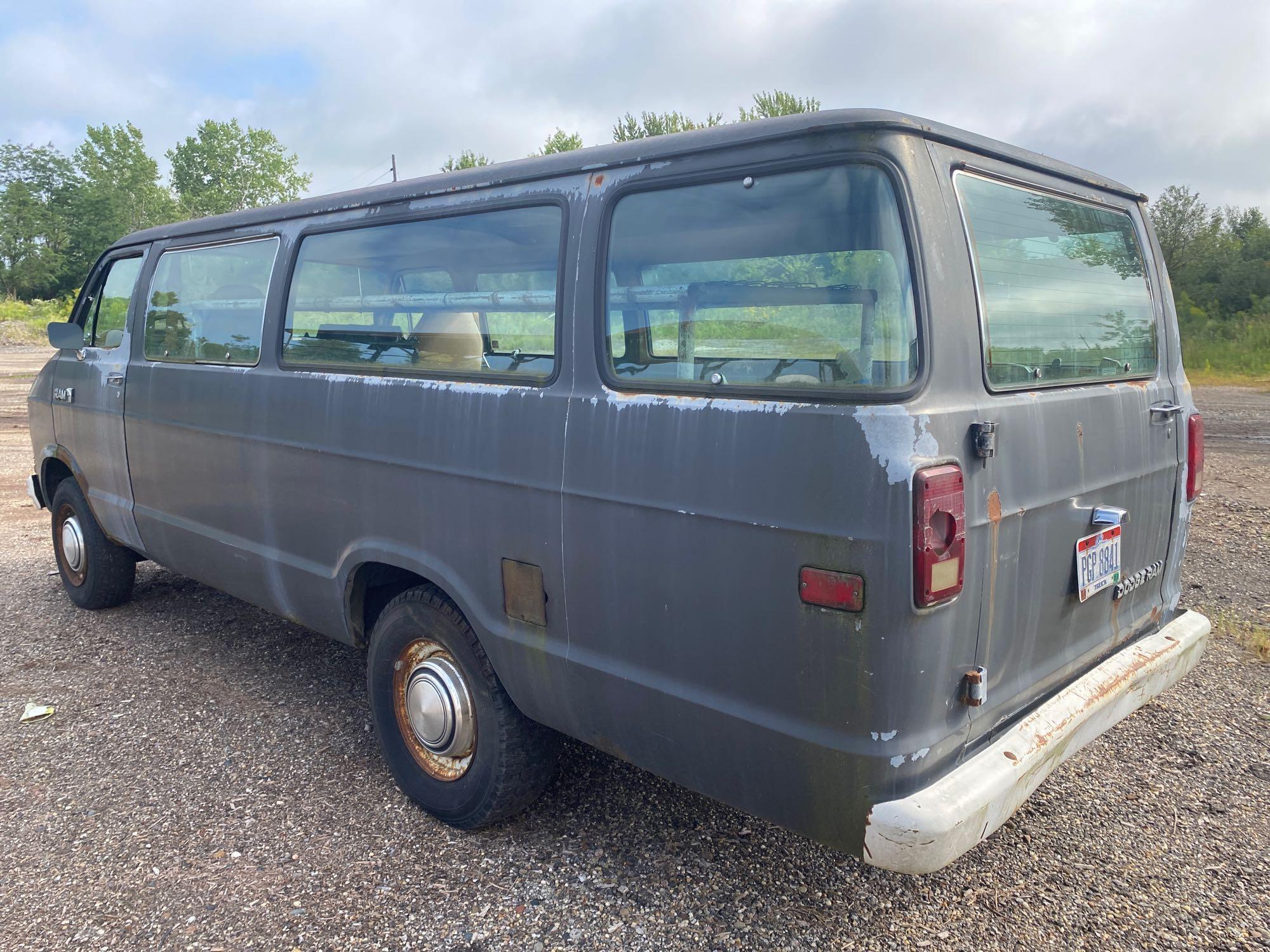 1985 Dodge Ram Wagon 3500 Van