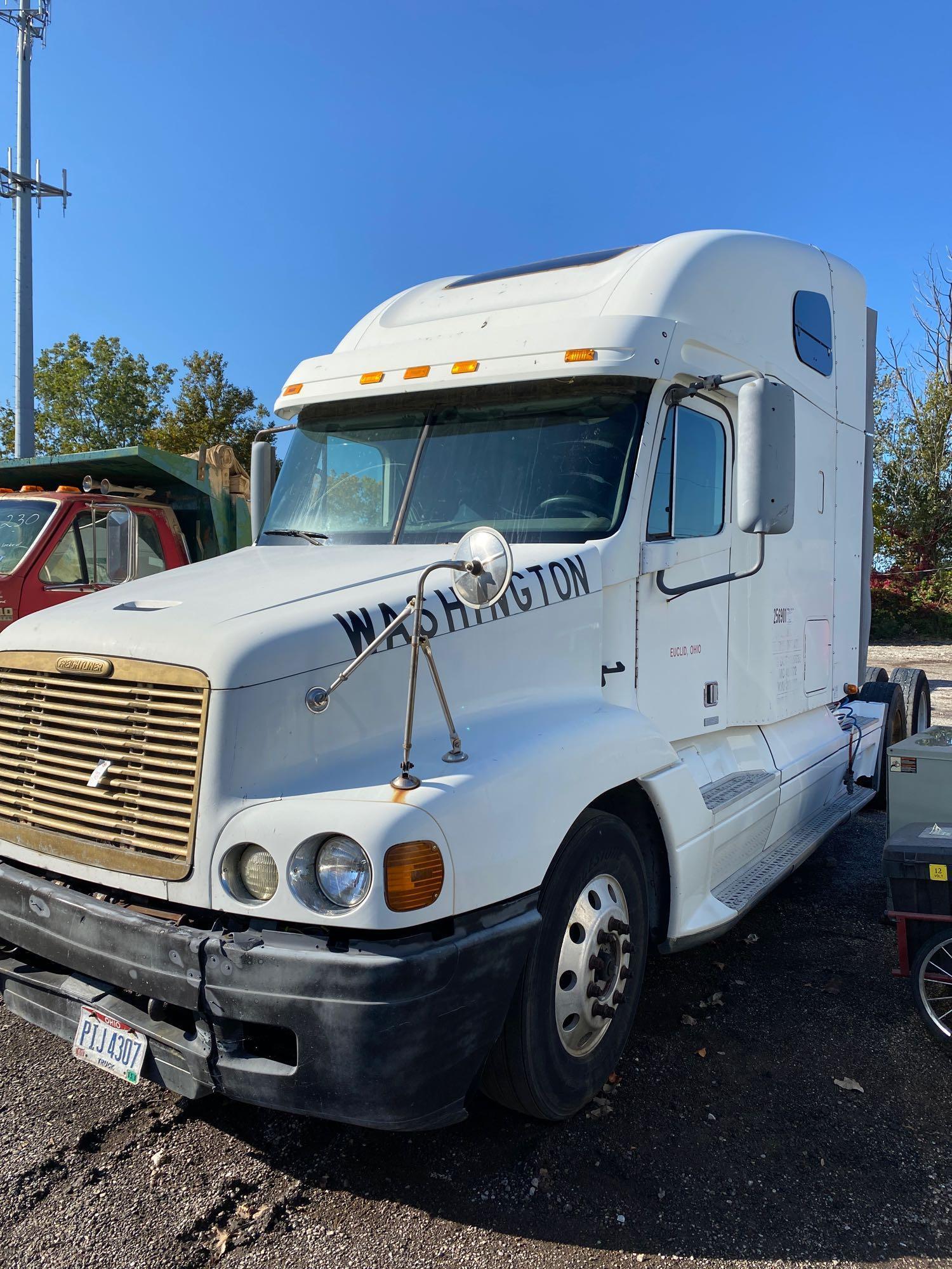 2002 Freightliner ST120 Tractor/Truck