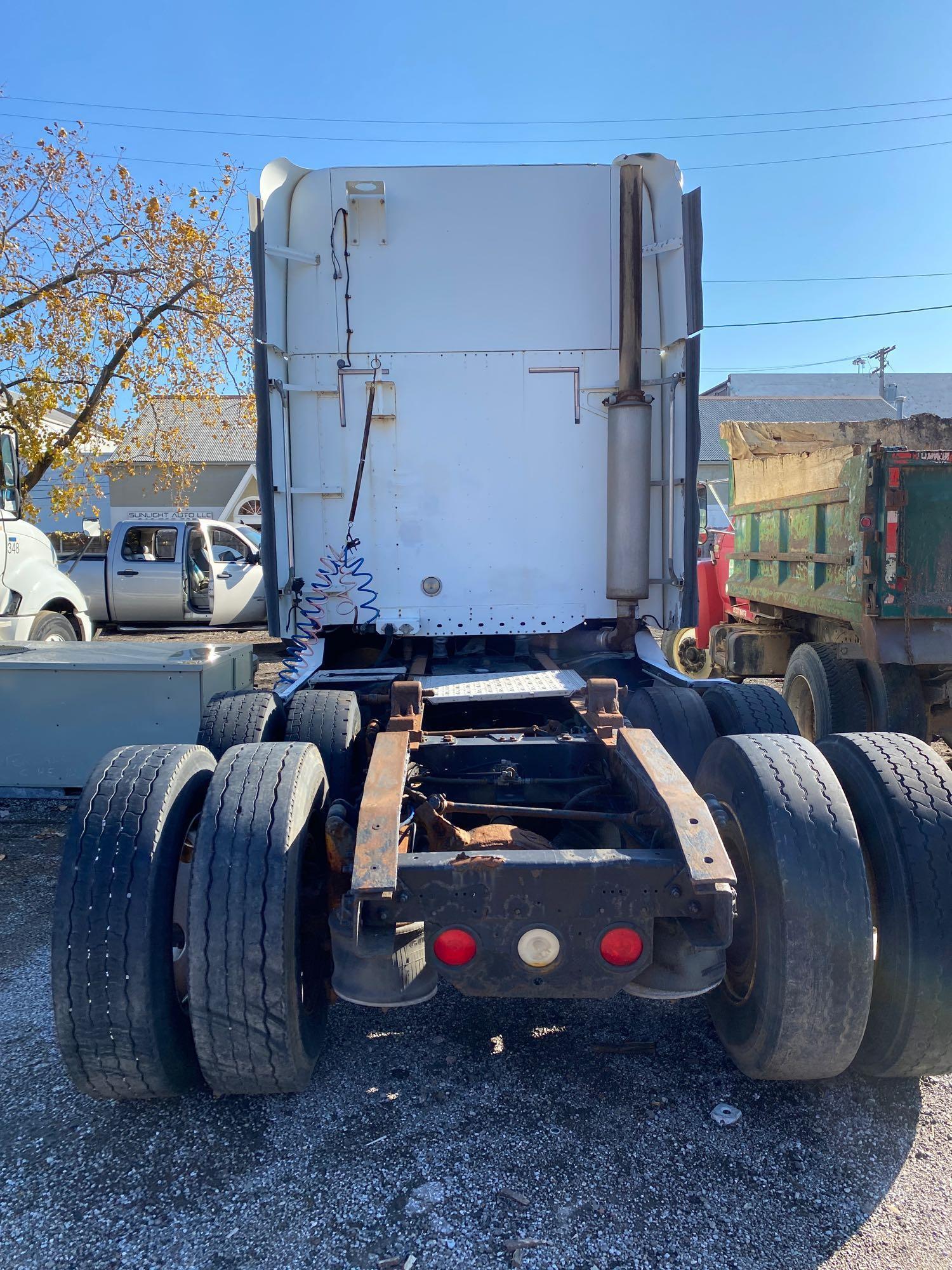 2002 Freightliner ST120 Tractor/Truck