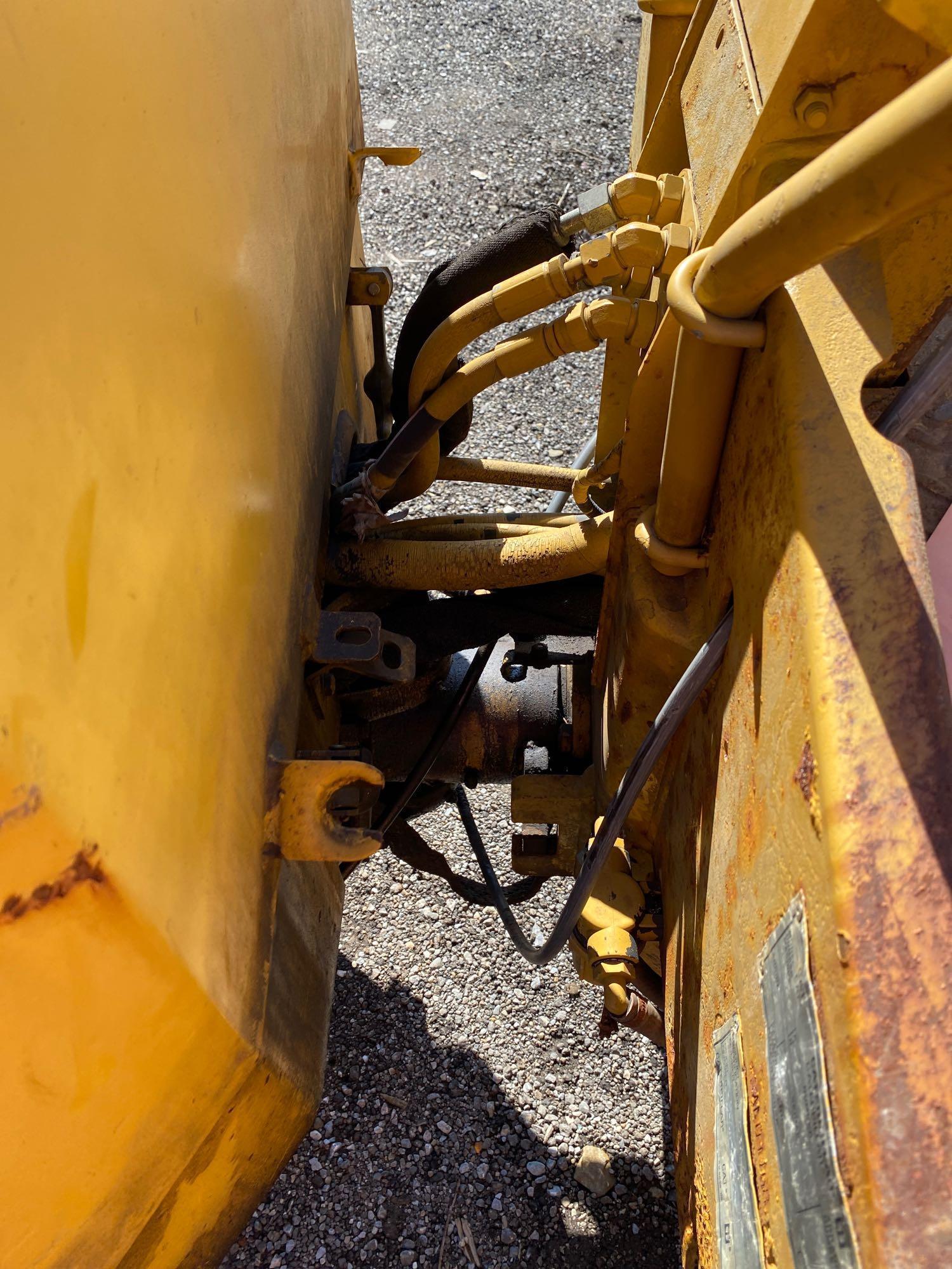 Caterpillar CB-224C Vibratory Asphalt Roller