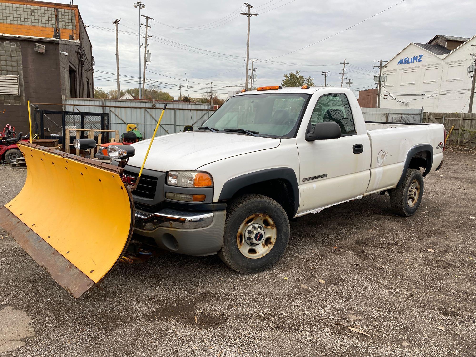 2006 GMC 2500 4x4 Plow Truck