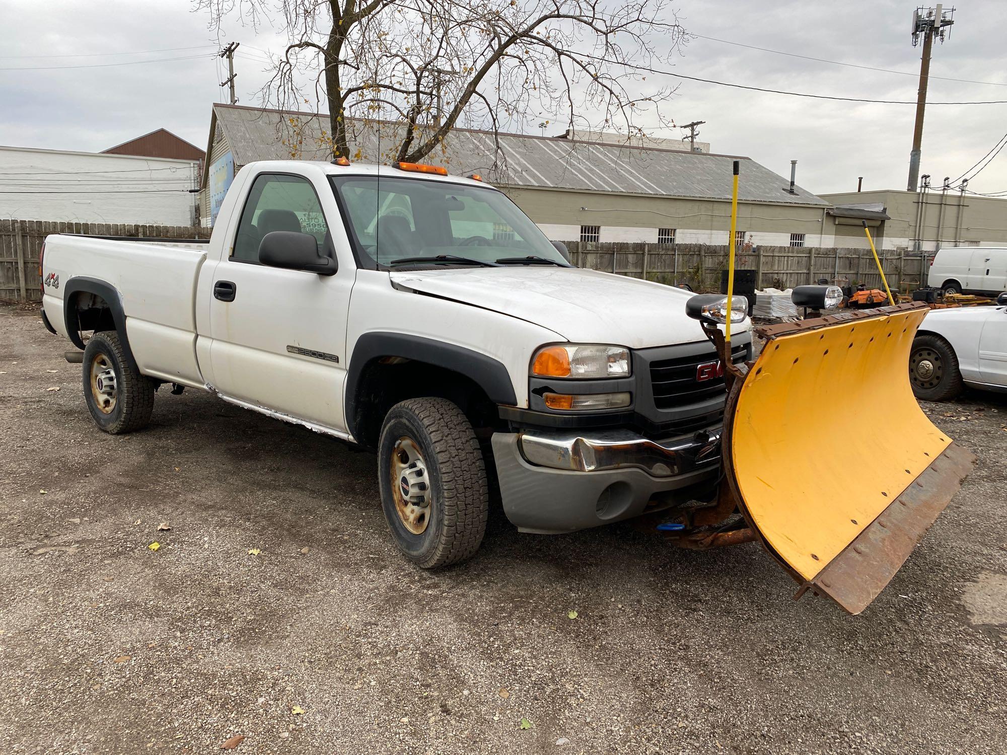 2006 GMC 2500 4x4 Plow Truck