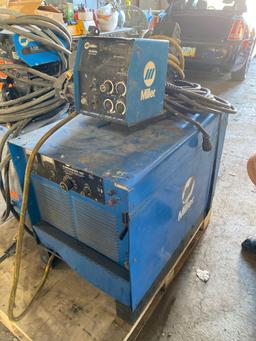 Miller Dimension 400 DC Arc Welder w/ Miller 60 Series Wire Feeder