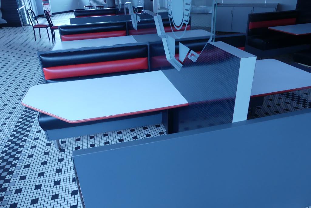 Island of Booths - Center of Restaurant - 4 Booths - Seats 15