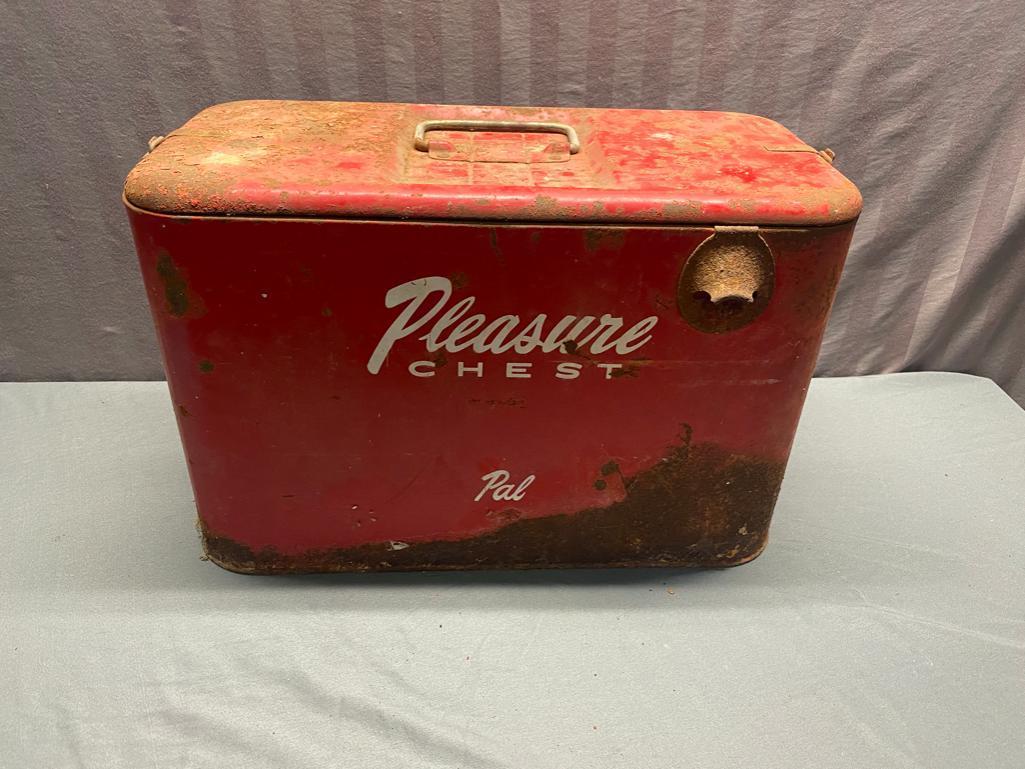 Vintage Pleasure Chest JR metal cooler