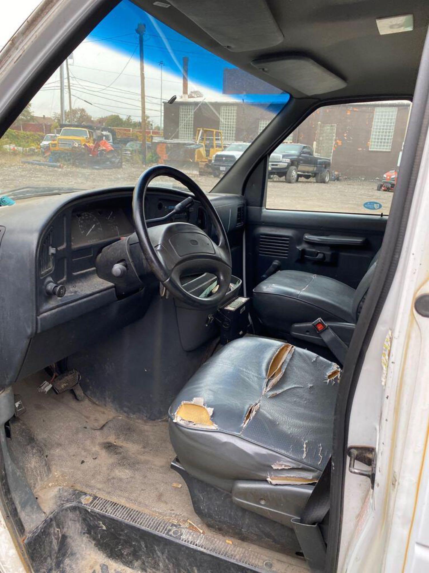 1995 Ford Econoline Cutaway Box Truck