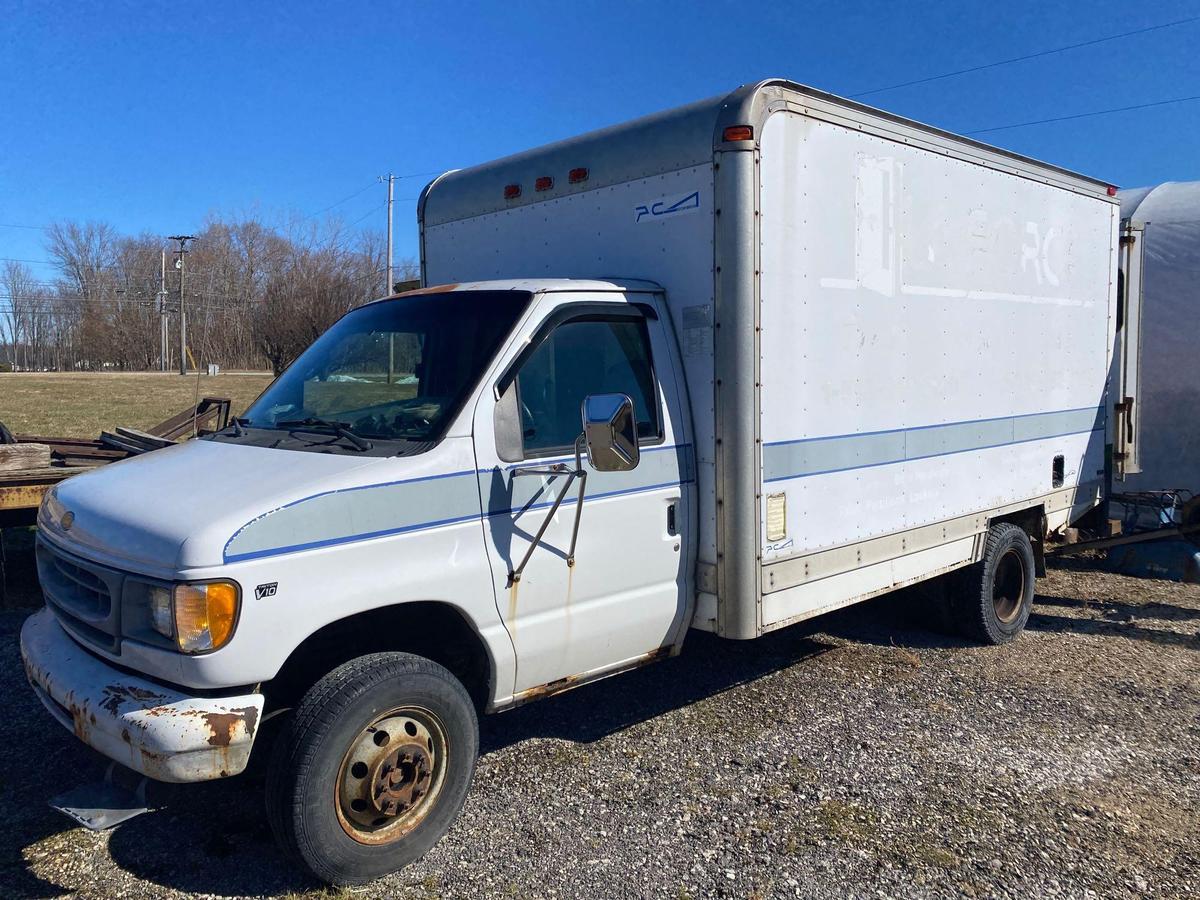 2001 Ford E-450 Box Truck