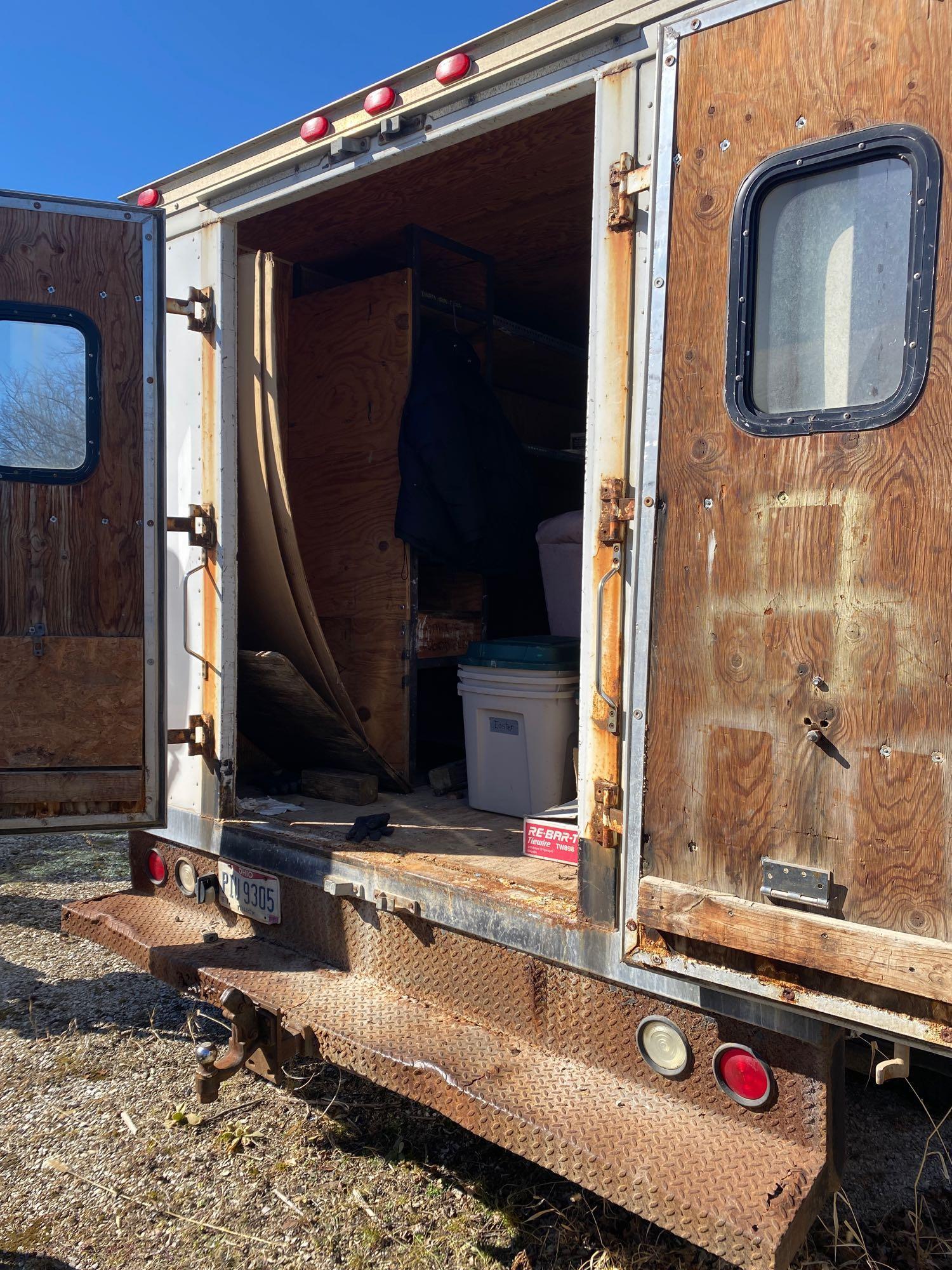 2001 Ford E-450 Box Truck