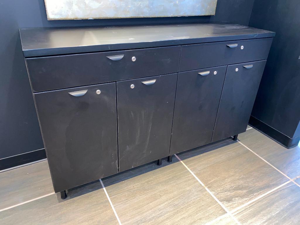 MODERN 4 DOOR 2 DRAWER LOCKING CABINET