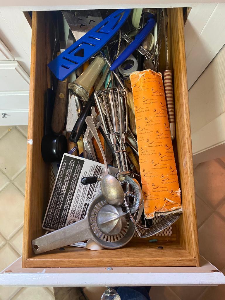 Contents of Kitchen Drawer