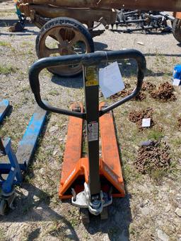 Doosan thin base 5000 lb pallet jack