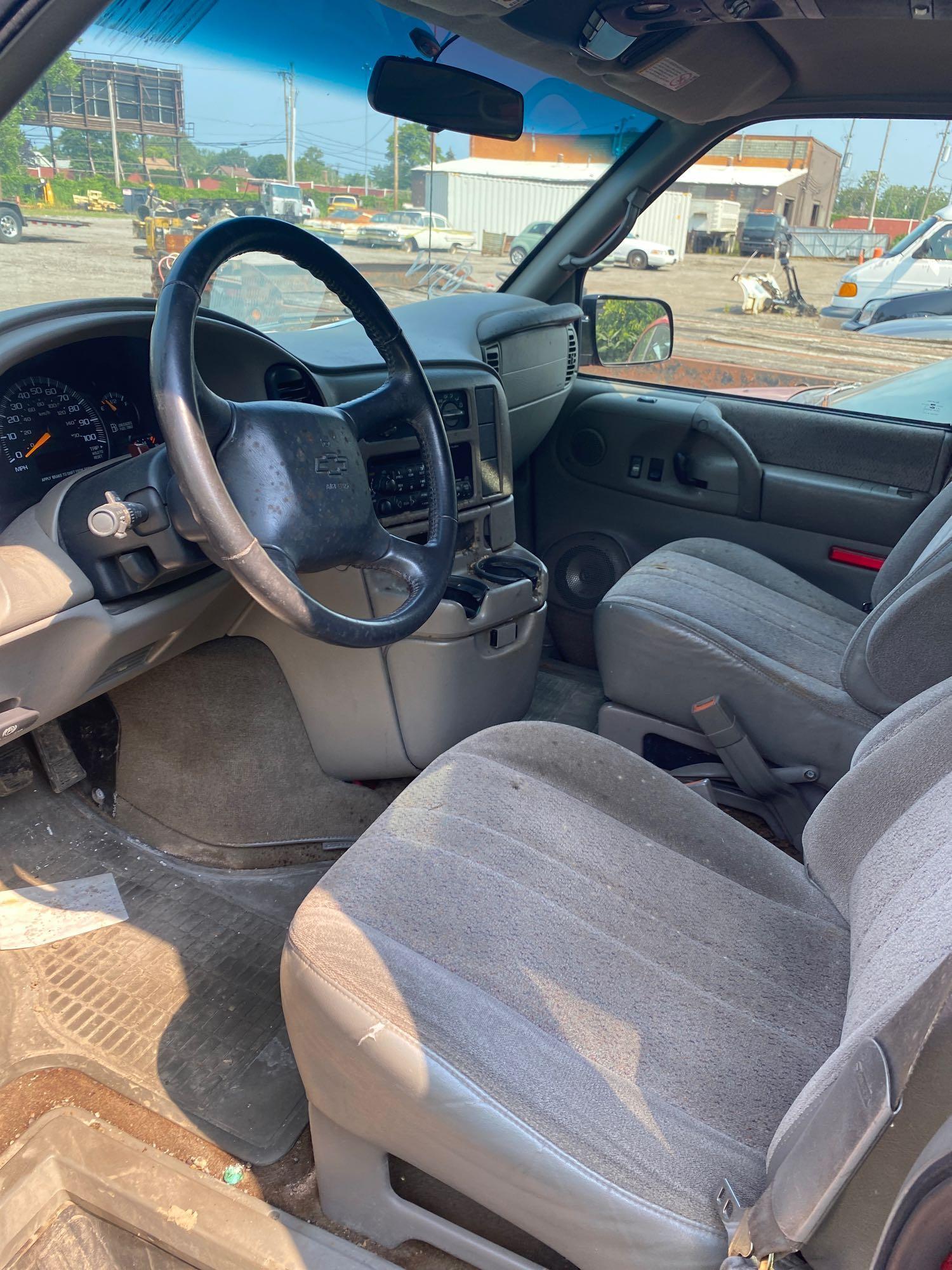 2000 Chevy Astro Van
