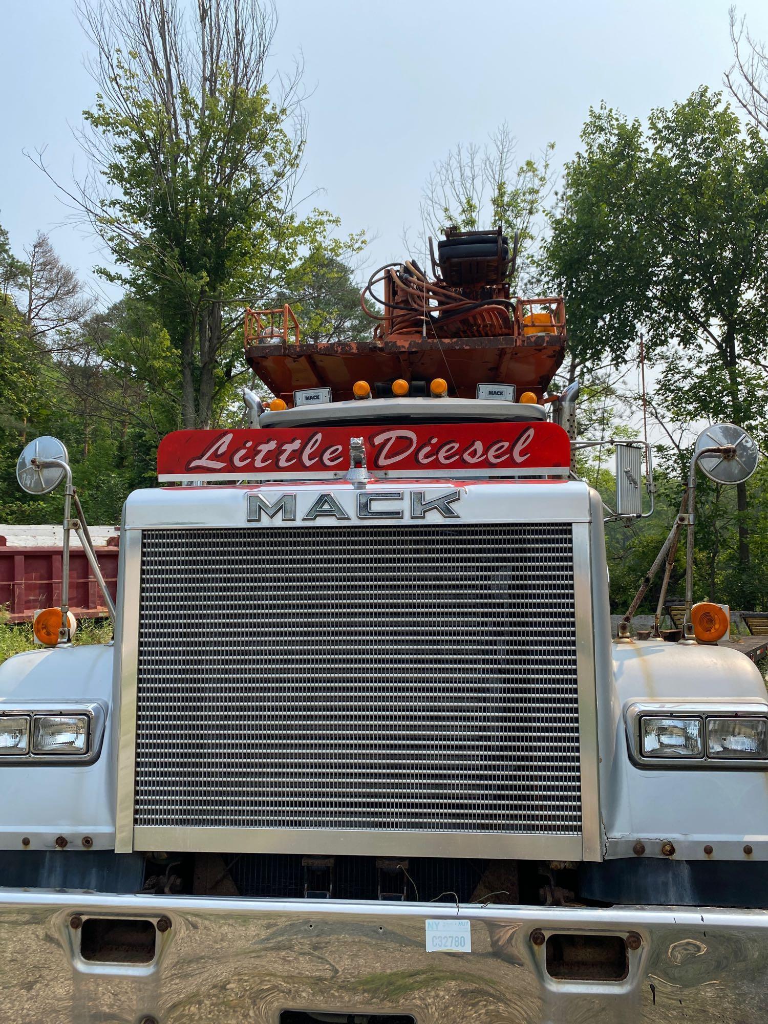 1986 Mack RW613 Grapple Truck