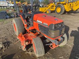 Kubota B7500 Hydrostatic 4x4 Utility Tractor