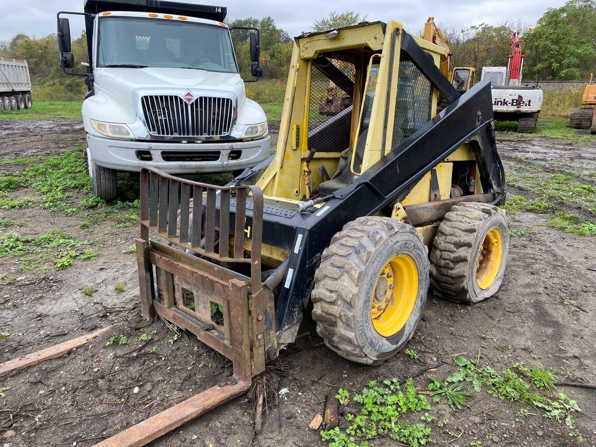 New Holland Skidloader