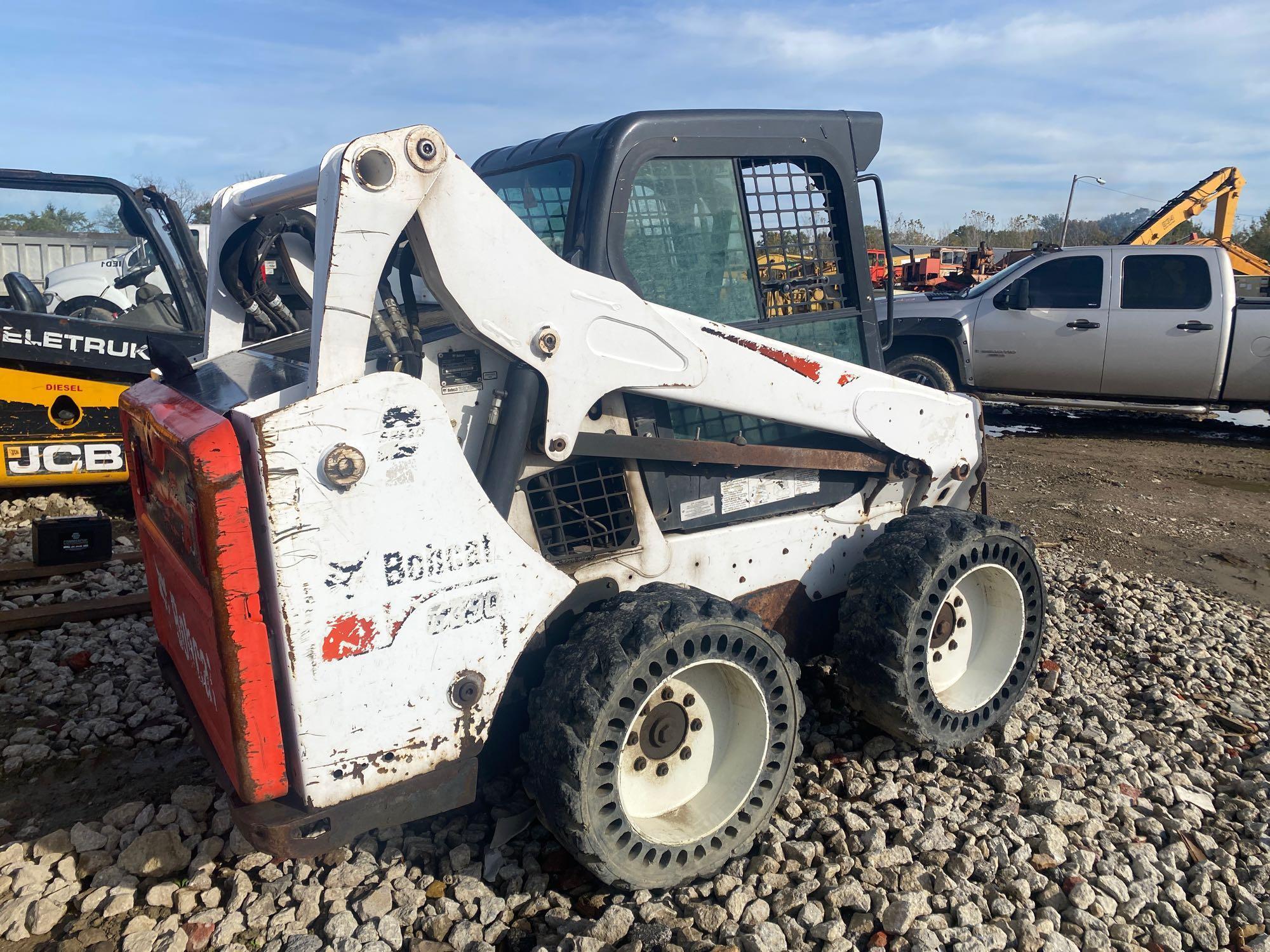 Bobcat S590 Skidloader