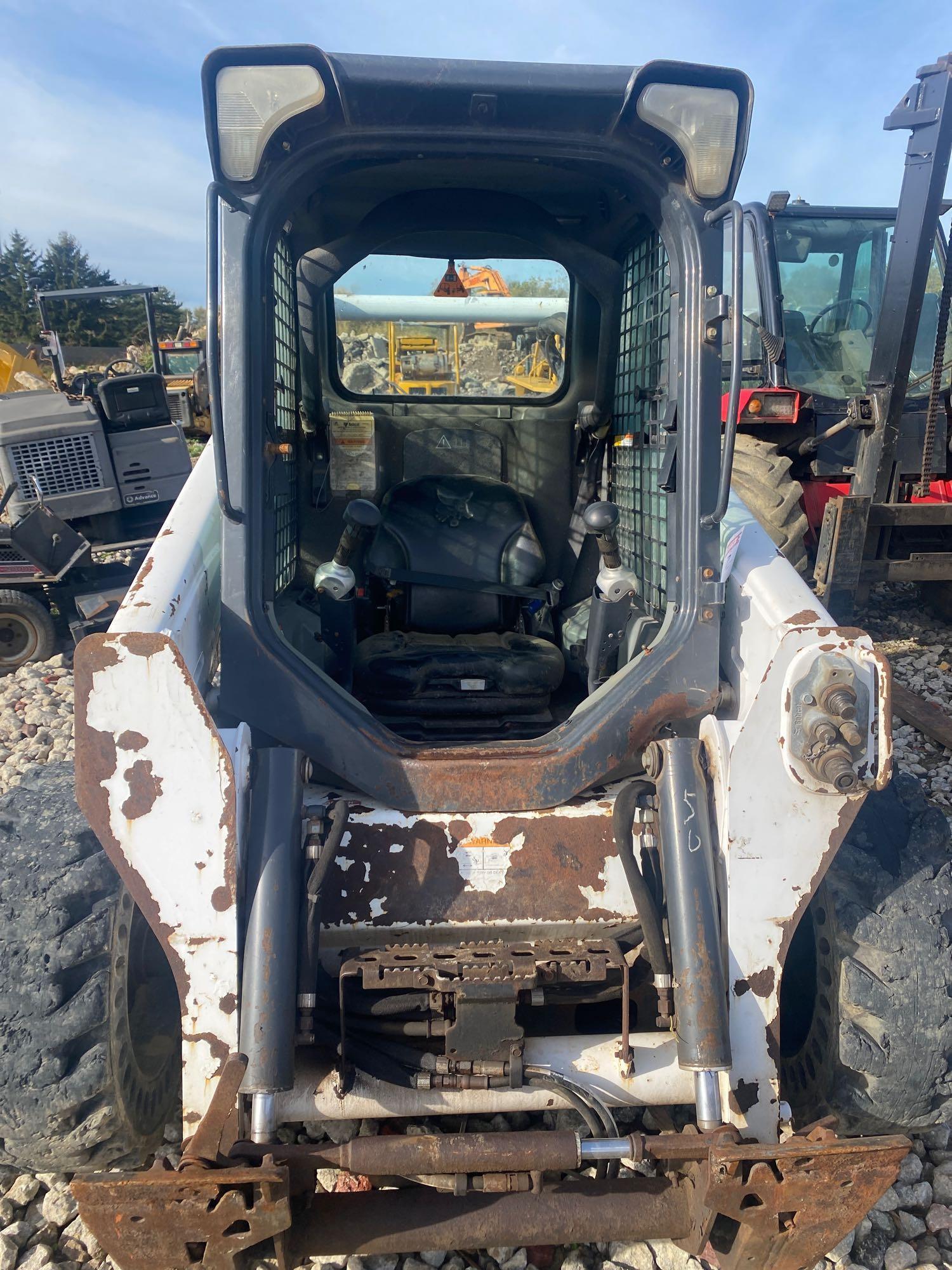 Bobcat S590 Skidloader