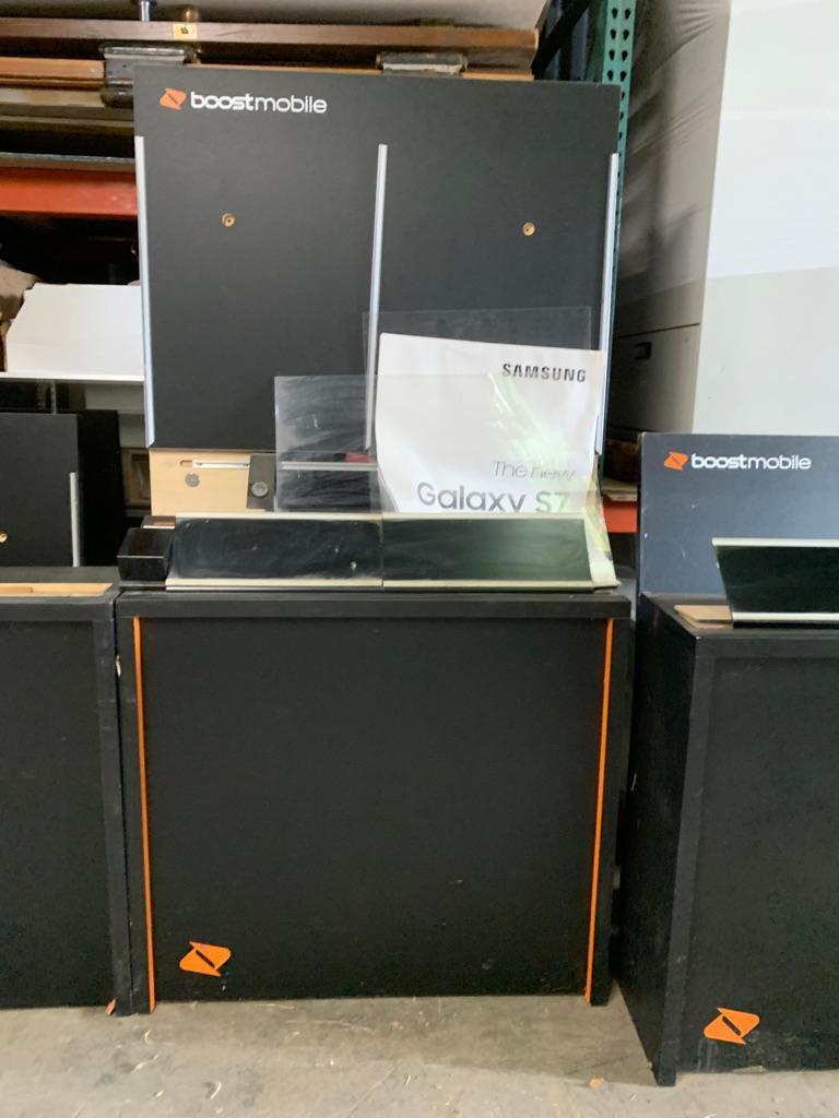 4 Boost Mobile Displays