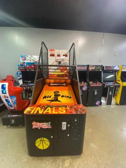 New Arcade Street Basketball Game Coin Operated Large Basketball Machine with 5 Basketballs