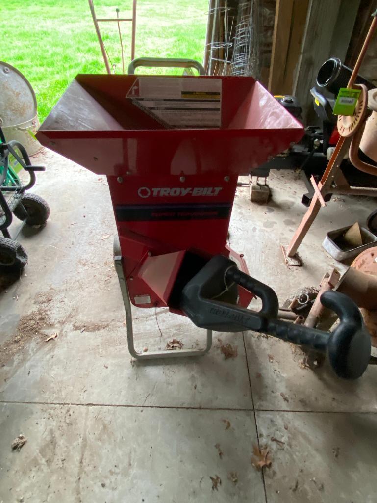 Troy Bilt Super Tomahawk Wood Chipper