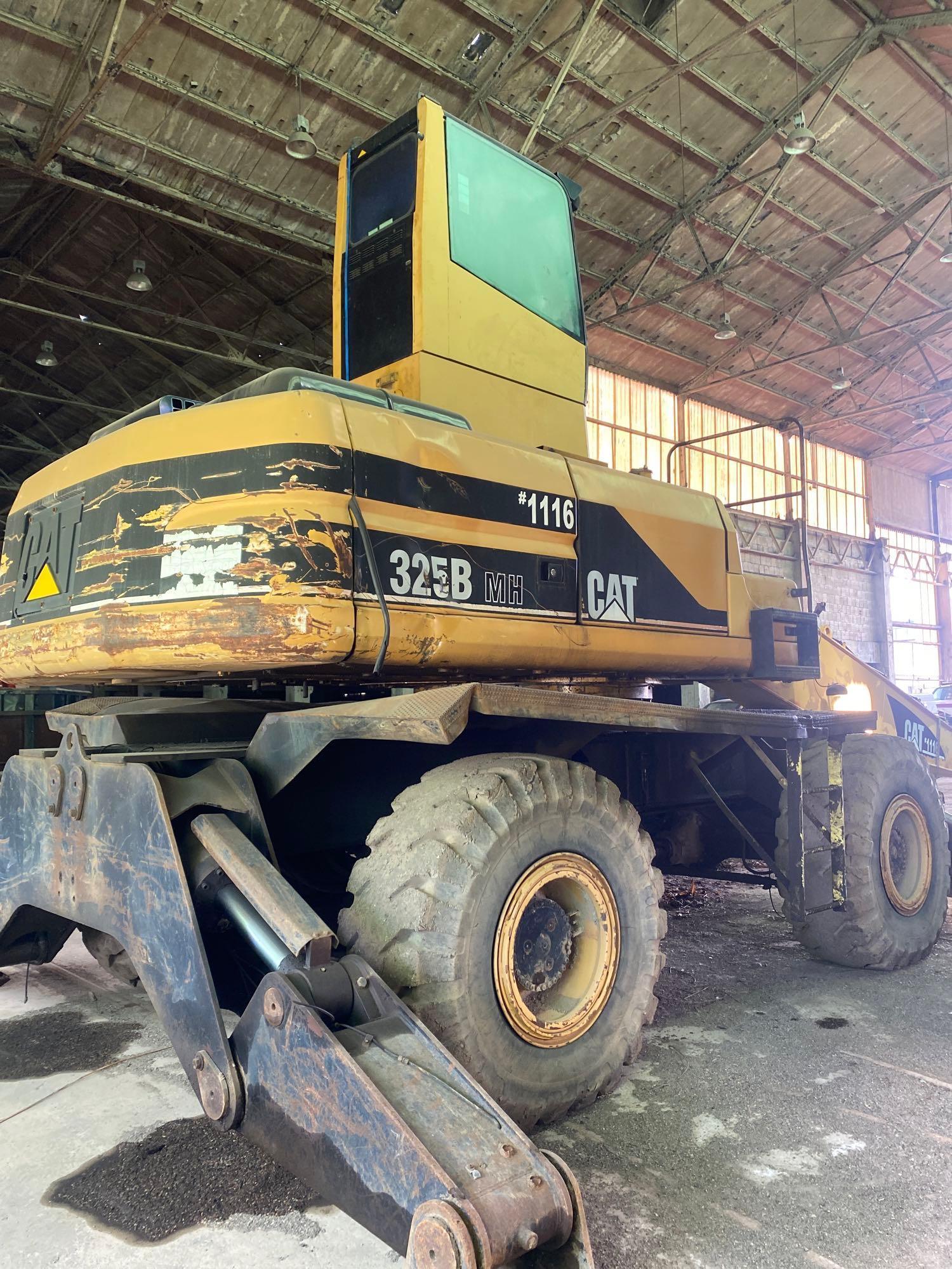 Cat 325B MH Material Handler