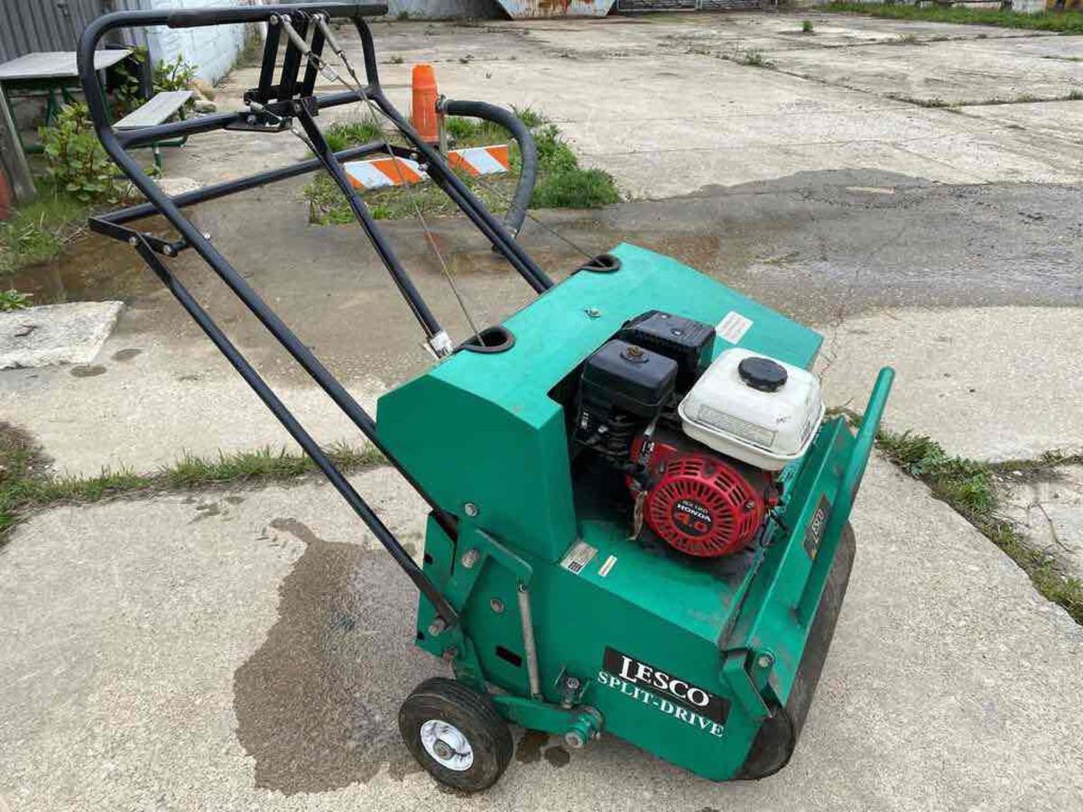 Lesco Commercial Plus Series Split Drive Aerator Model SD26