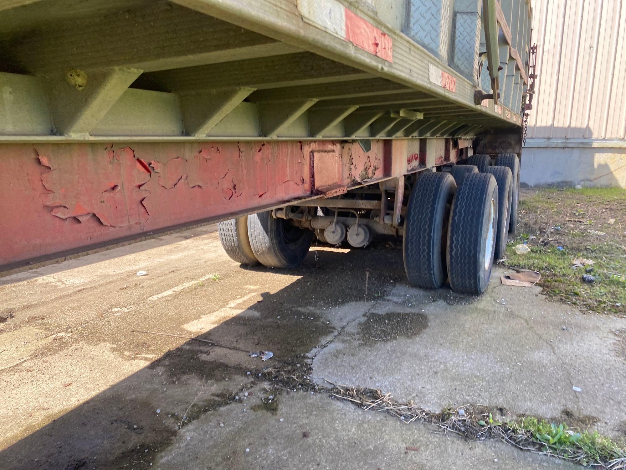 City Welding and Manufacturing Co 30ft Tri-Axle Aluminum Dump Trailer