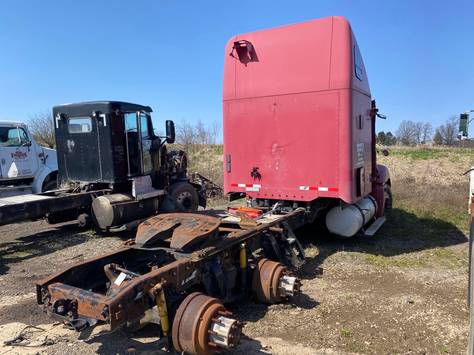 Freightliner Columbia Sleeper Cab Parts Tractor/Truck