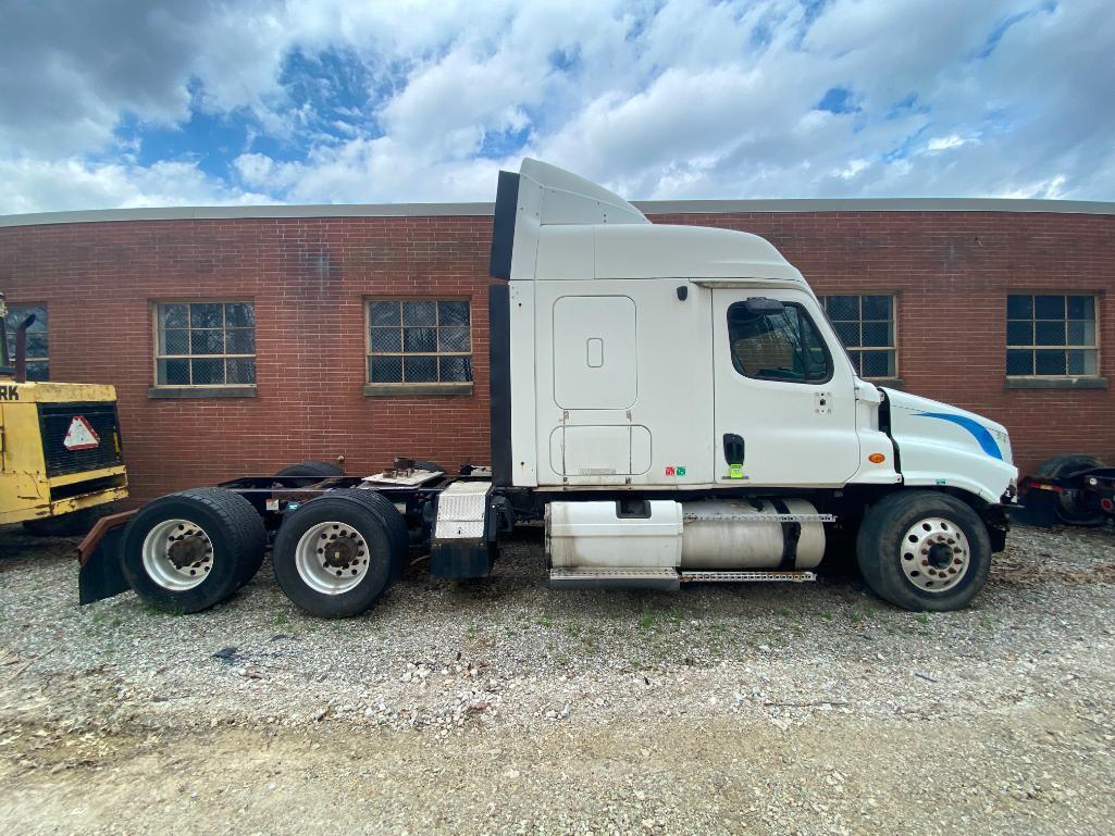 Freightliner Sleeper Cab and Chassis - Parts Only