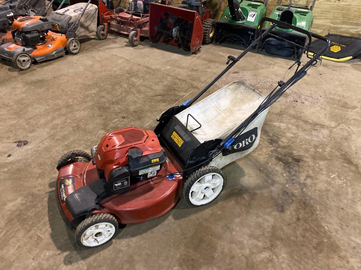 Toro Recycler 22in Walk Behind Self Propelled Lawn Mower w/ Bagger