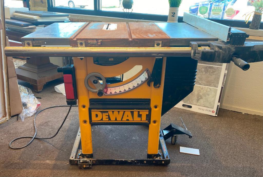 Dewalt Contractor's Table Saw