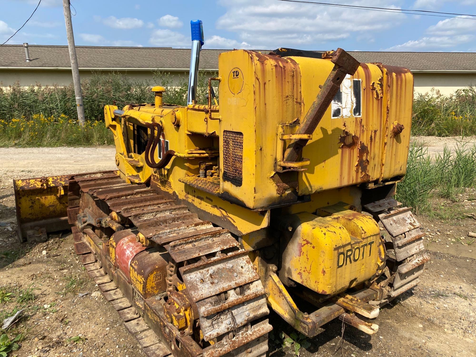 International Harvester/Drott Skid Shovel Dozer Model 9K3A