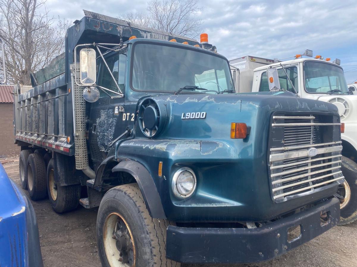 1995 Ford LTS9000 Tri-Axle Dump Truck