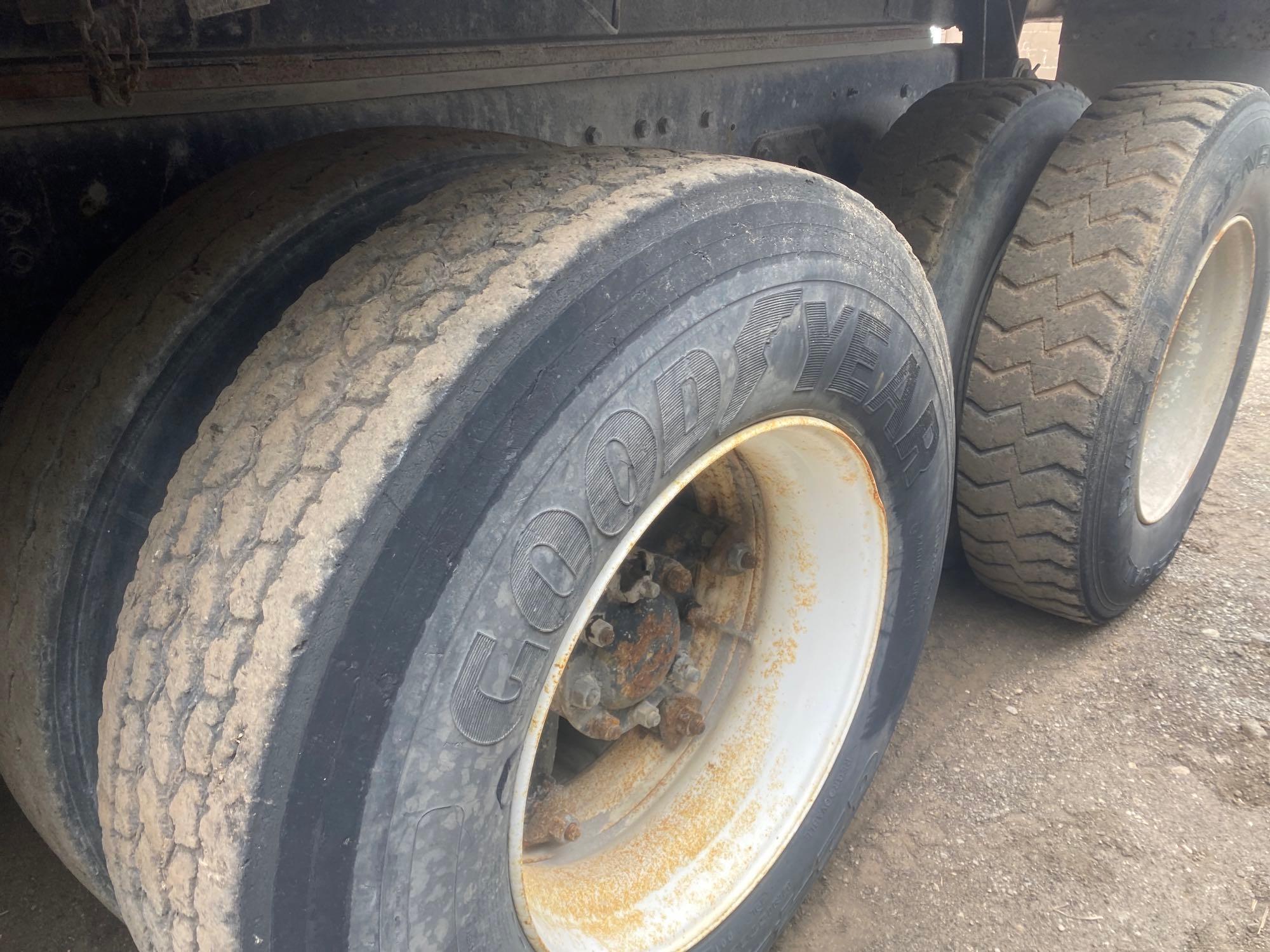 1995 Ford LTS9000 Tri-Axle Dump Truck